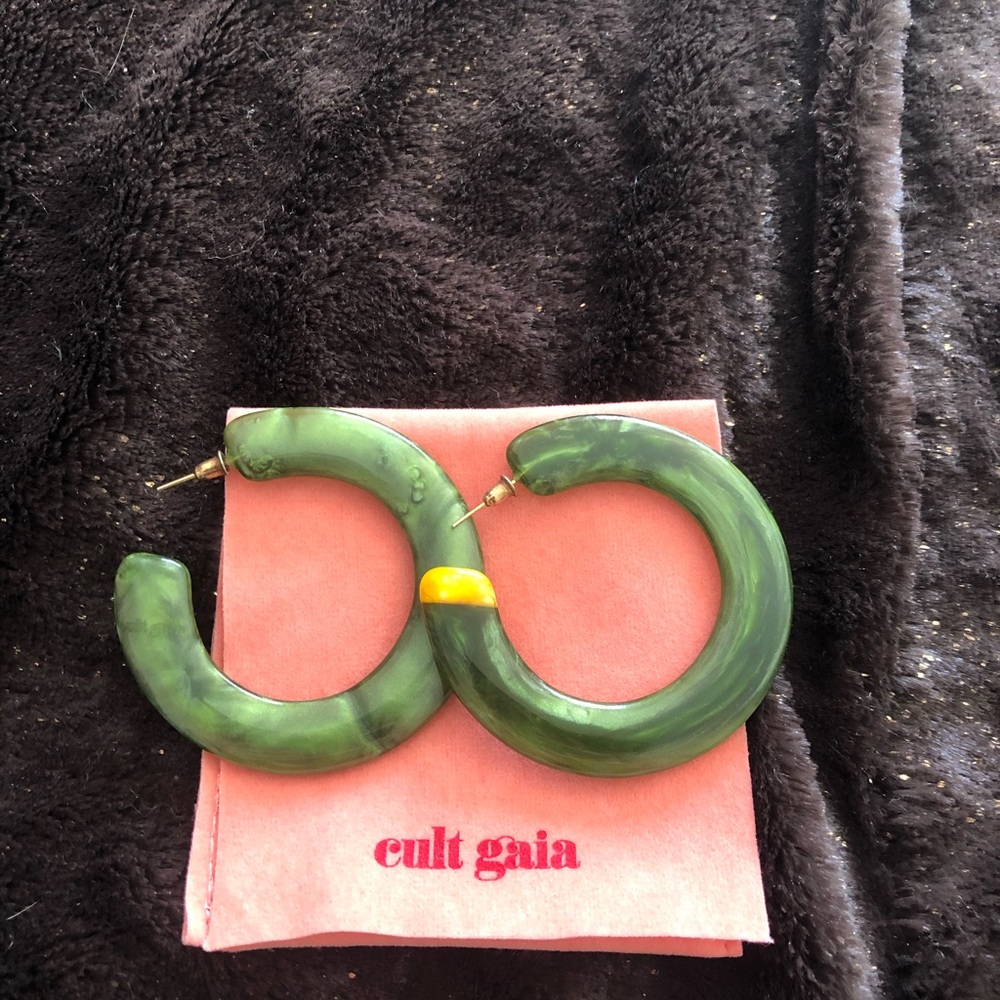 Cult Gaia Kennedy Hoop Earrings Green Malachite